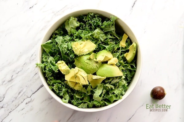 Avocado chunks on Kale